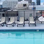 Modern Elite Open Style Loft With Rooftop Pool & Jacuzzi