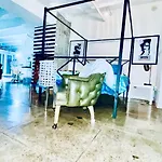 Modern Elite Open Style Loft With Rooftop Pool & Jacuzzi